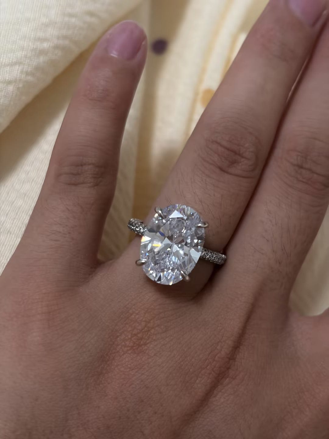 Customer photo review of S925 8.0 Carat Oval Cut Exclusive Simulated Diamond Engagement Ring Travel Ring For Women