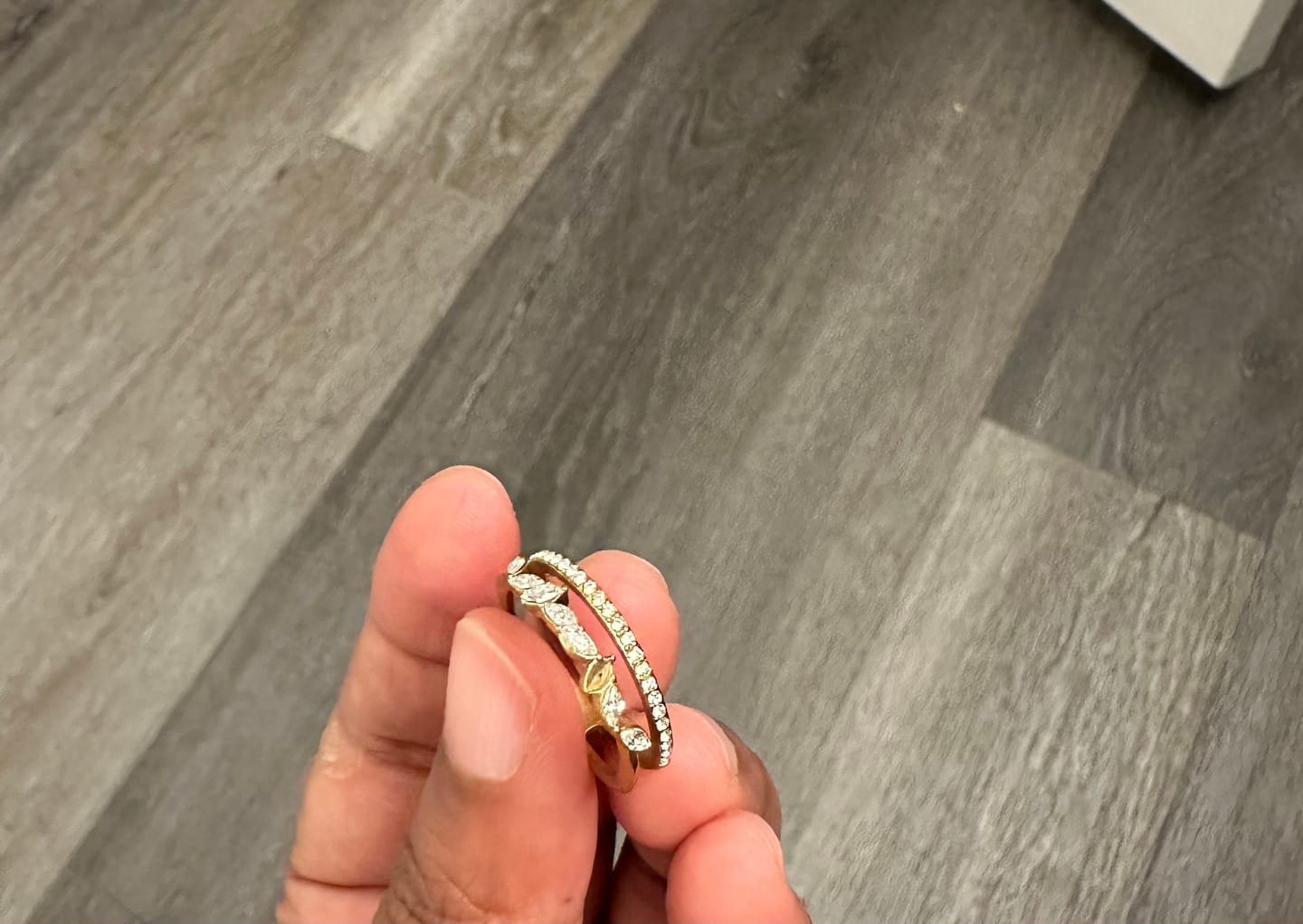 Customer photo review of 18K Gold Mia Crystal Ring