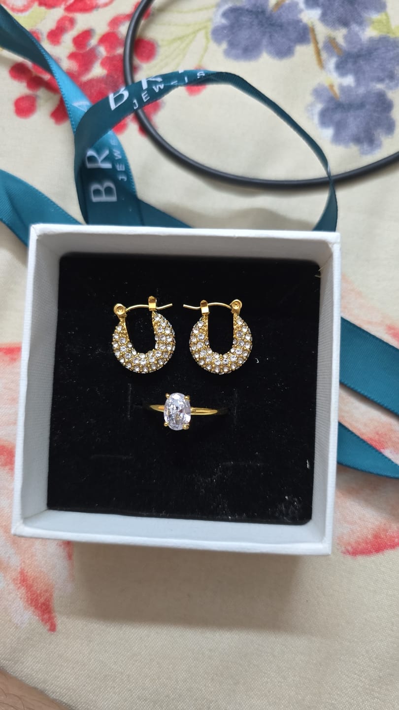Customer photo review of Oval Ring