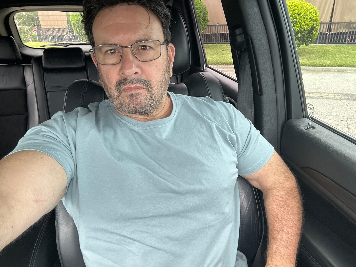 Customer photo review of 021 ESSENTIAL DROP-CUT T-SHIRT