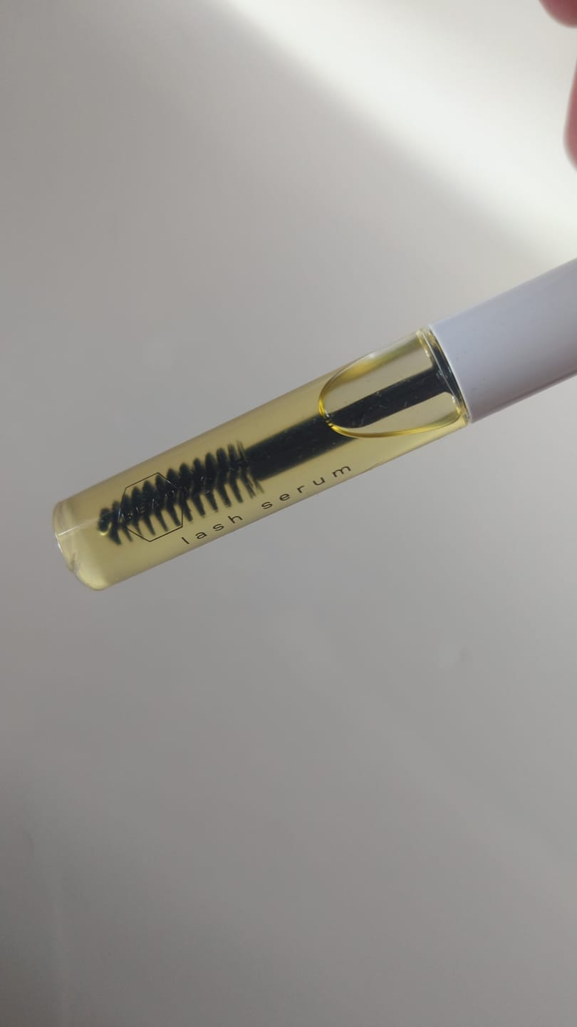 Customer photo review of Lash Serum
