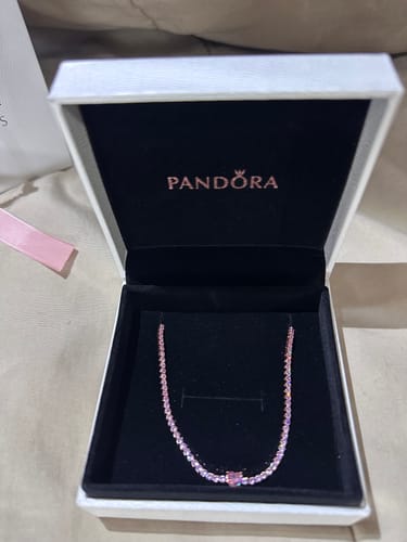 Customer photo review of PULSERA PANDORA CORAZON BRILLANTE TENIS ORO ROSA + KIT DE REGALO