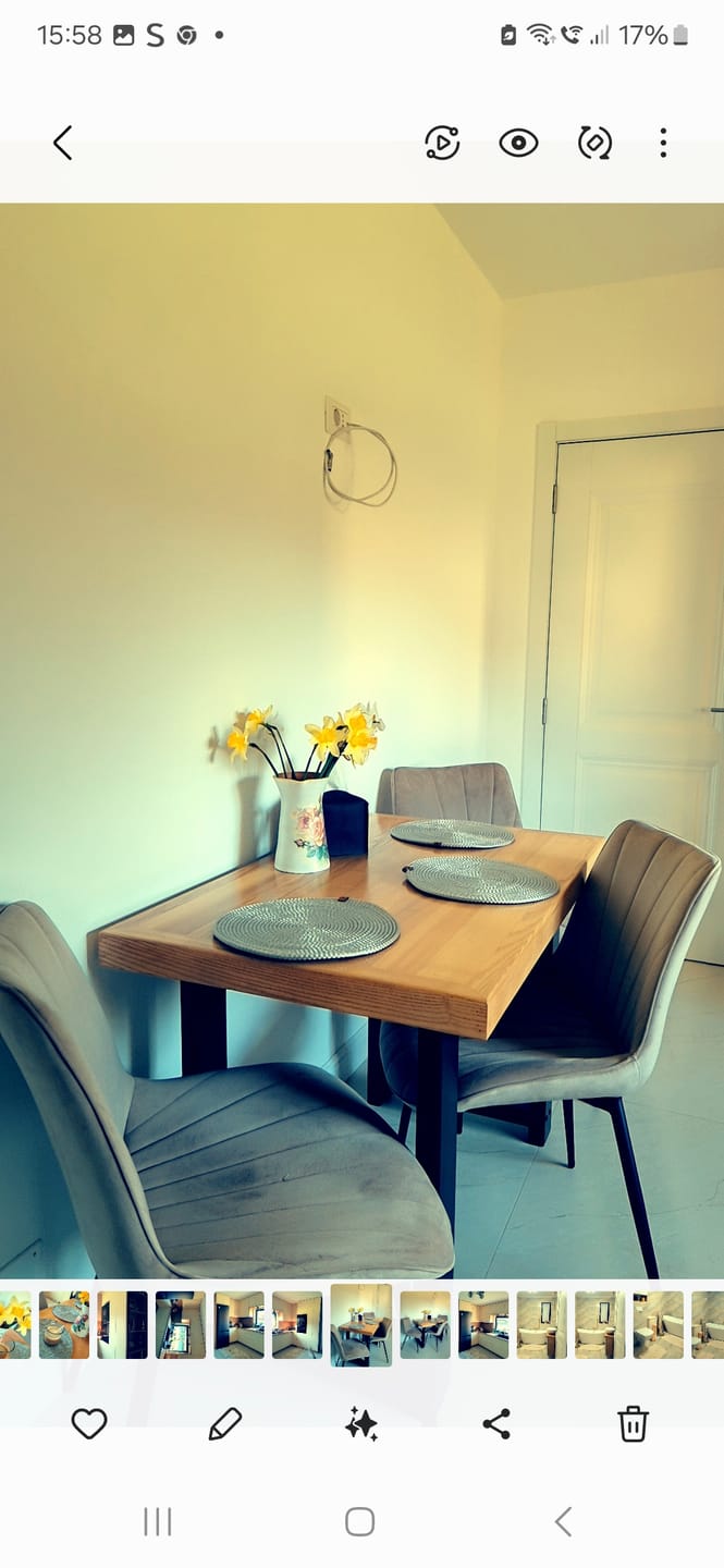 Customer photo review of Scaun de sufragerie tapitat K589, bej - Bluvel 40, stofa catifelata/otel, 50x63x87 cm