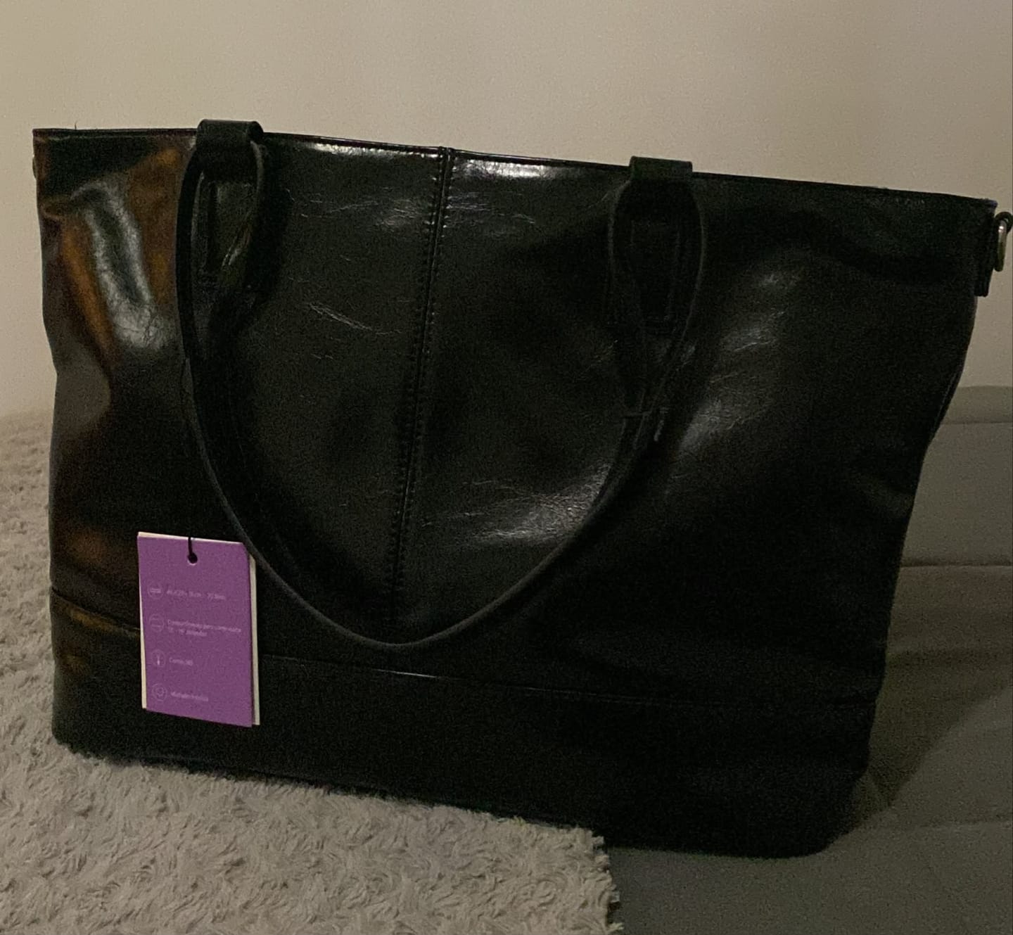Customer photo review of Bolso Notebook Charol Woman