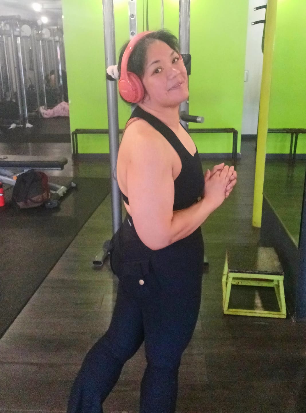 Customer photo review of Curve-V Cargo Flare Leggings