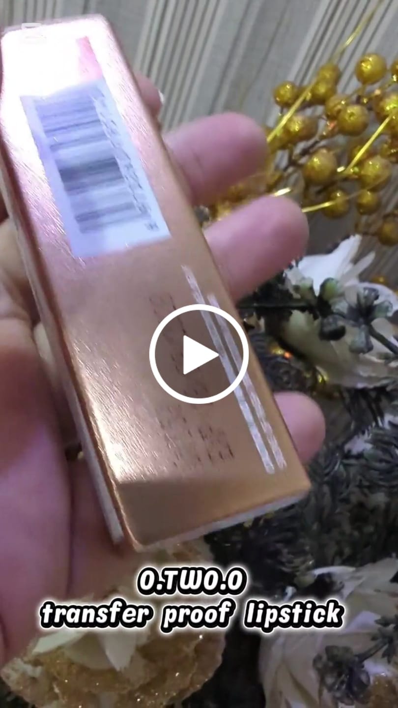 Customer video review of O.TWO.O MISTY KISS LOCK COLOUR MATTE LIPSTICK