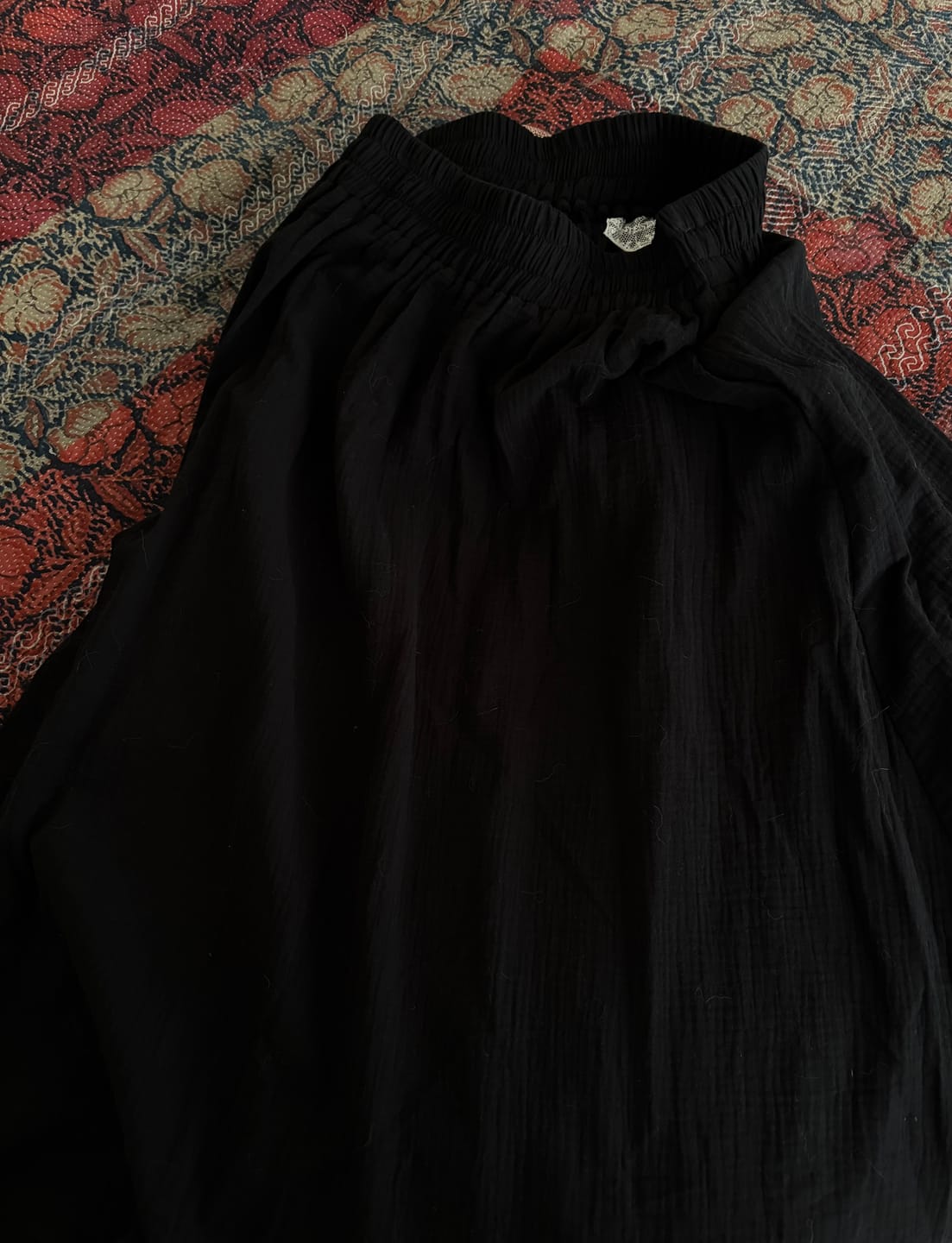 Customer photo review of Jupe Tao — Double gaze de coton noire