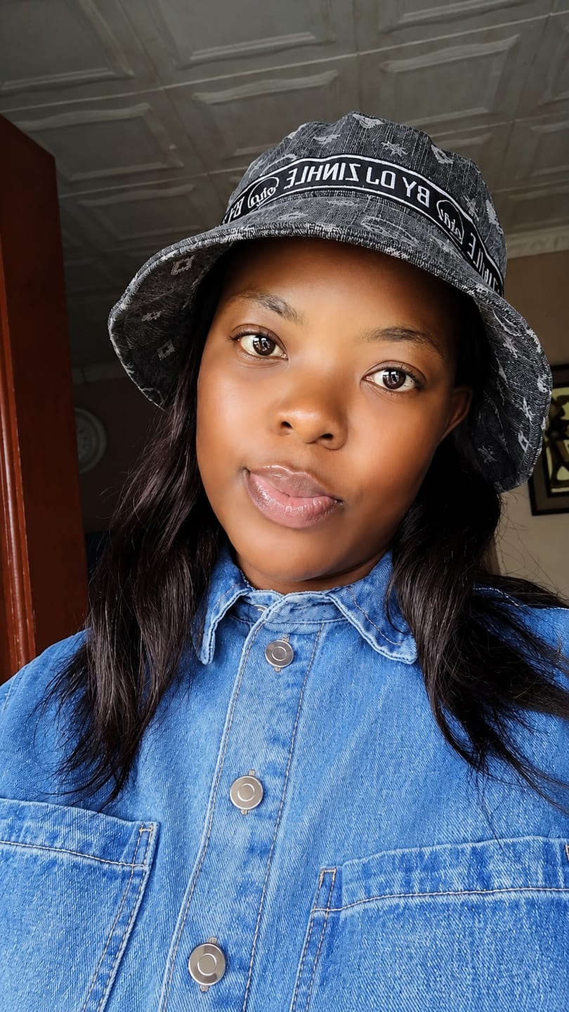 Customer photo review of Muse Bucket Hat