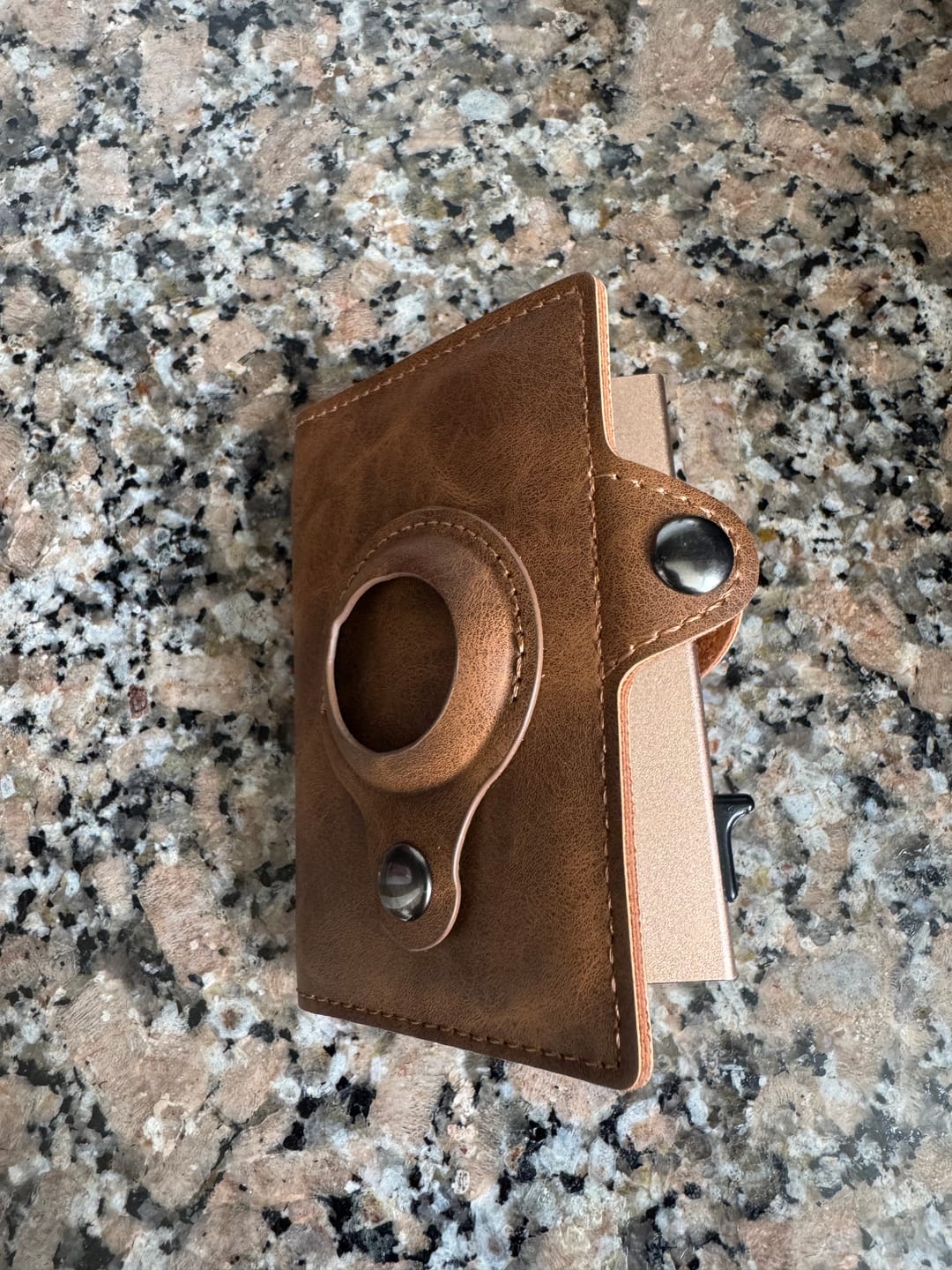 Customer photo review of Billetera Modelo AirTag