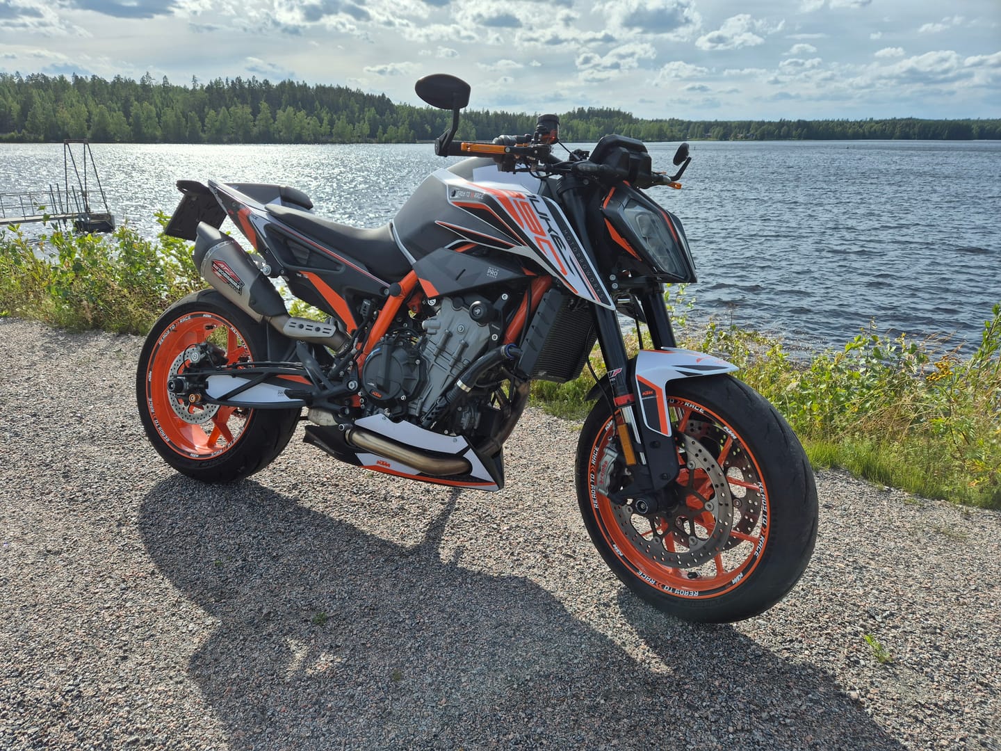 Customer photo review of KTM 890 Duke R GRAPHICS - "Torque" (White/Black/Orange)
