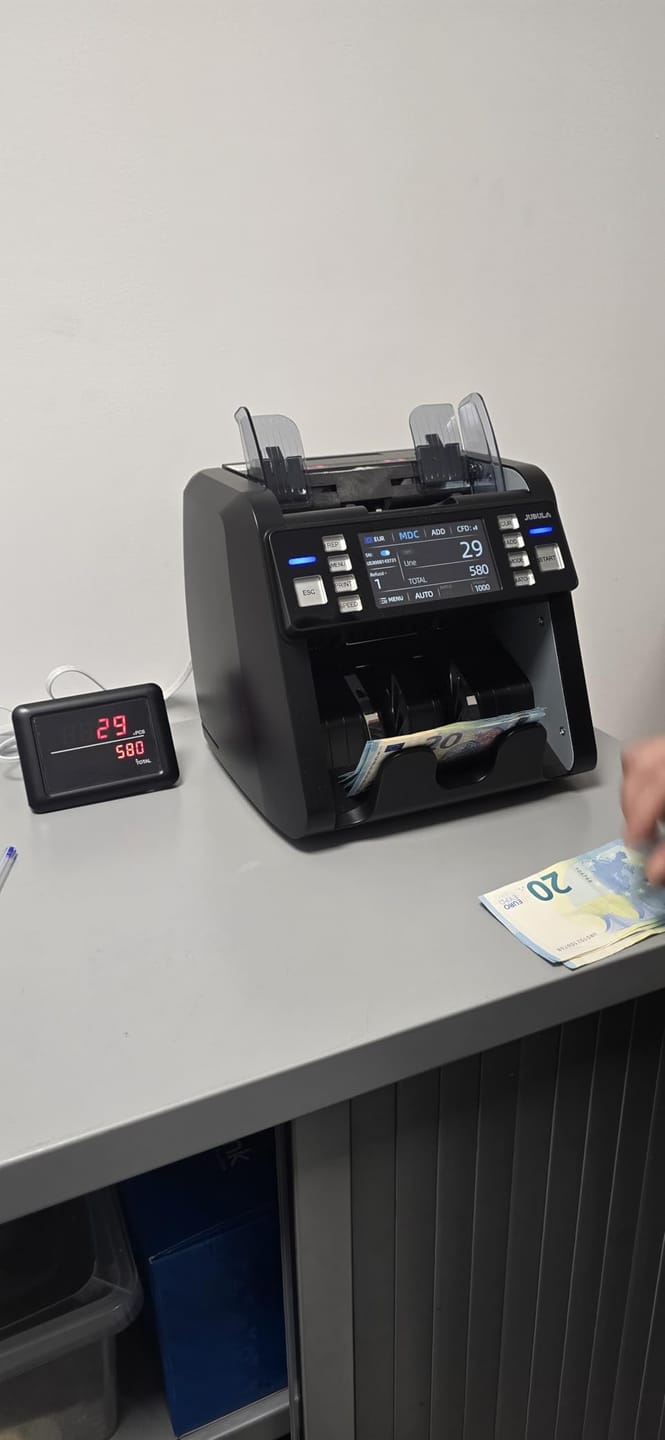 Customer photo review of Jubula MV-550 Banknote Value Counter