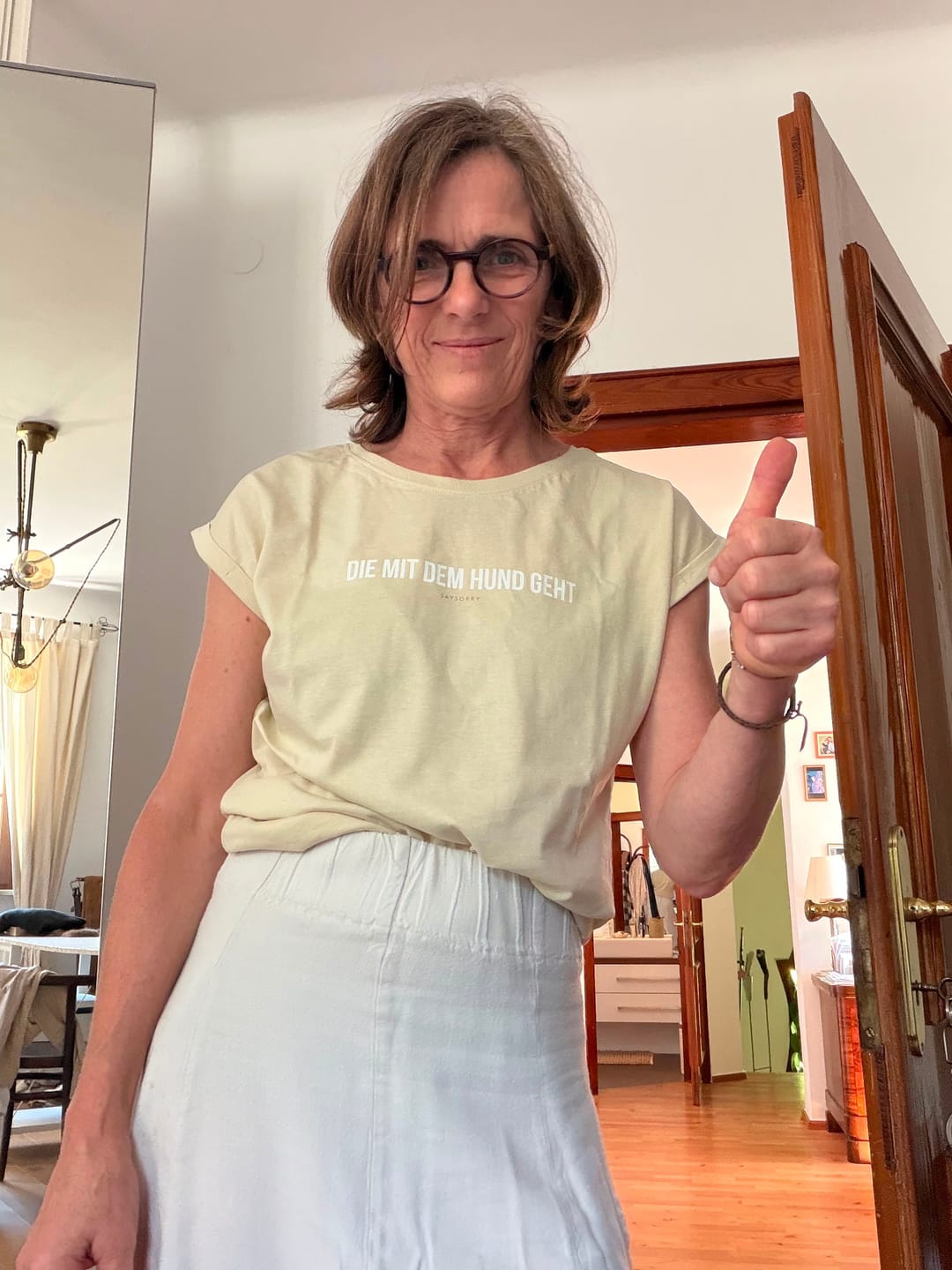 Customer photo review of Organic Alle-Größen-Shirt »Die mit dem Hund geht«