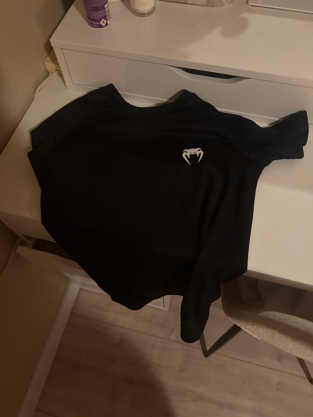 Customer photo review of Venum Rashguard Contender Korte Mouwen - Zwart/Wit