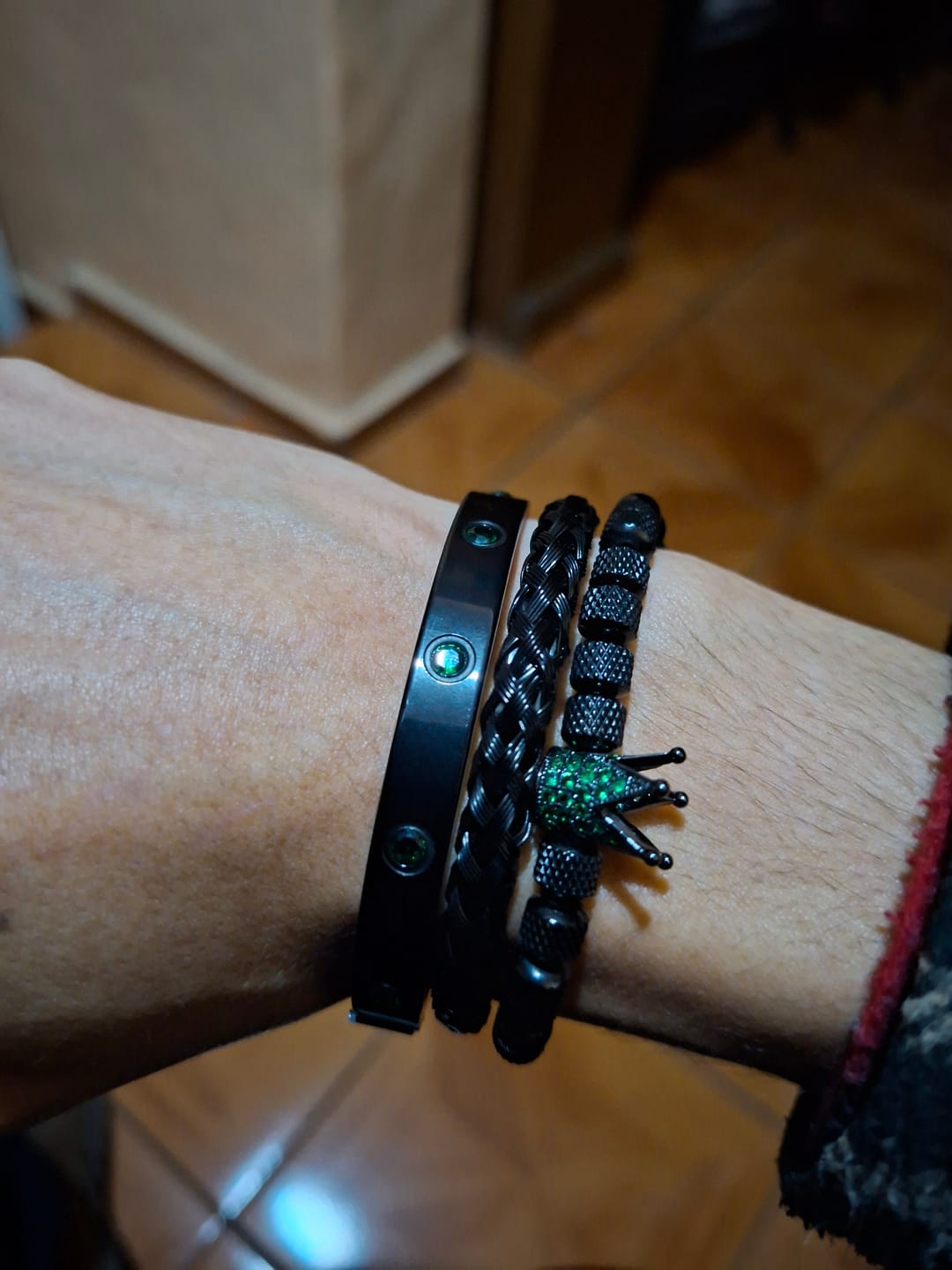 Customer photo review of Pack de pulseras Carter Black Private Collection