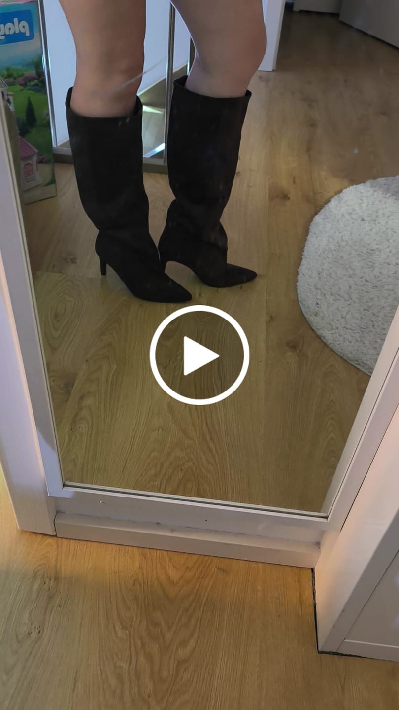 Customer video review of Velours Stiefelette mit weitem Schafft dark chocolate