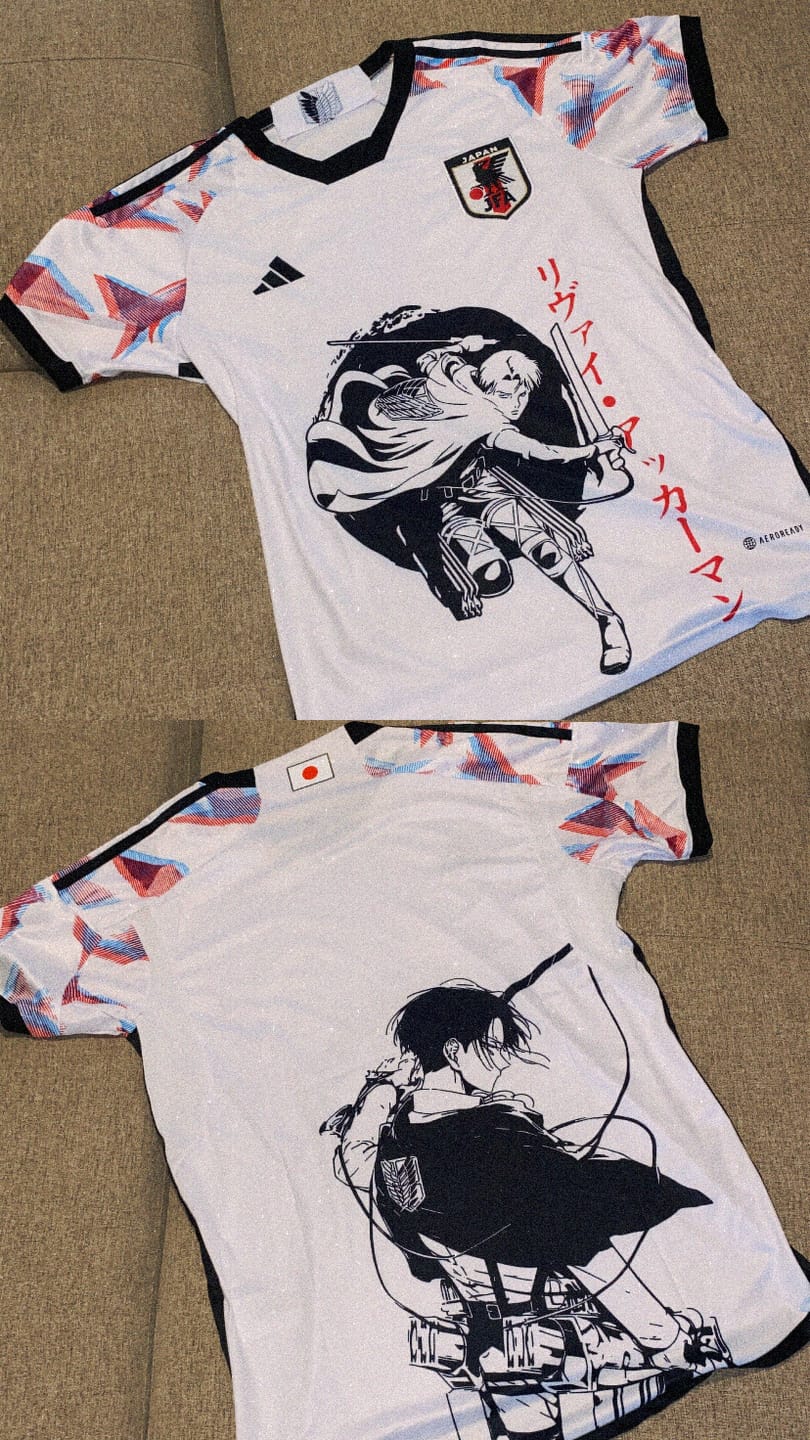 Customer photo review of Camiseta Tumba Titanes