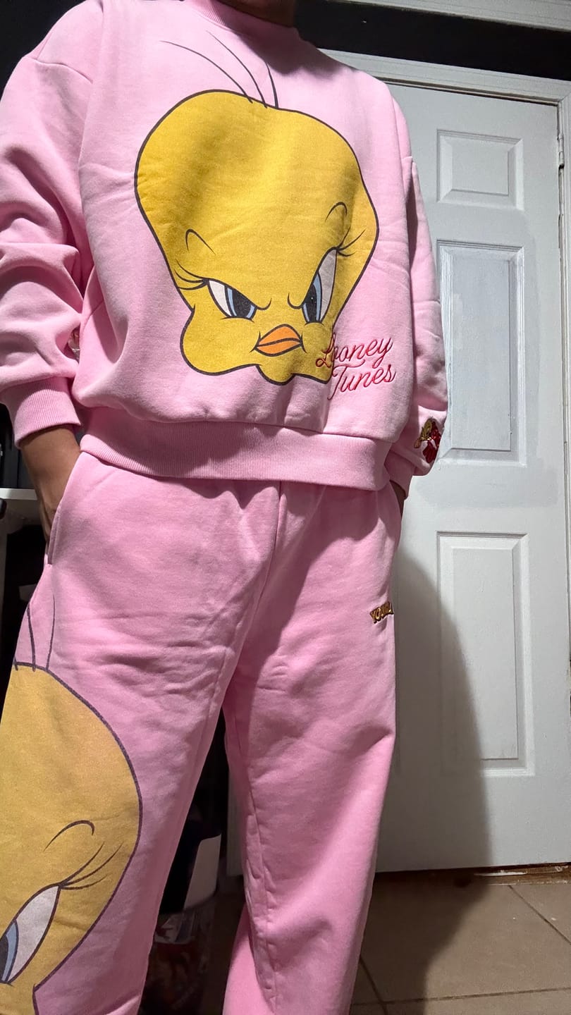 Customer photo review of 5255 - Looney Tunes Face Crewnecks