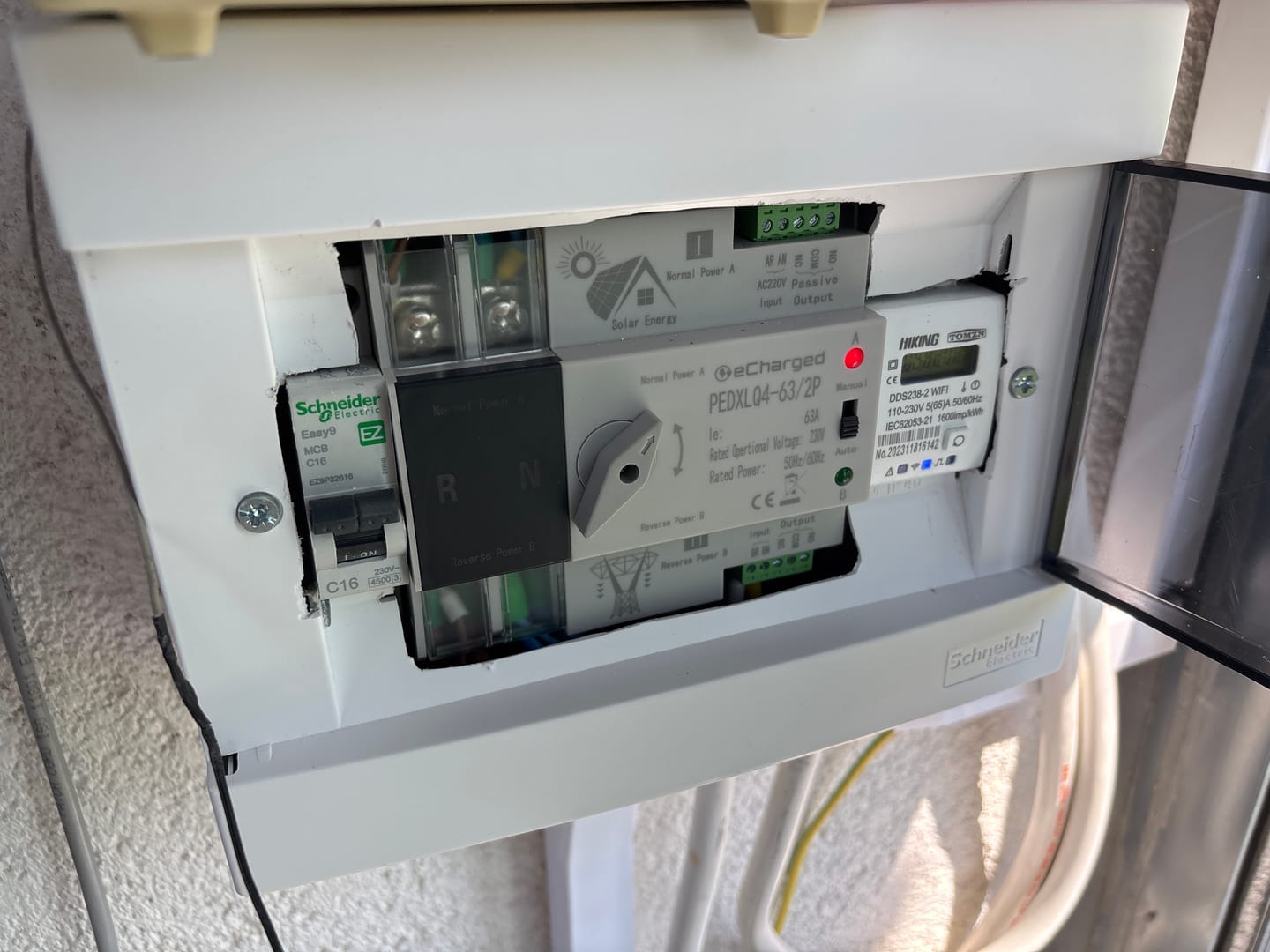 Customer photo review of Comutator de transfer automat monofazat pentru panouri fotovoltaice 230V 63A ATS