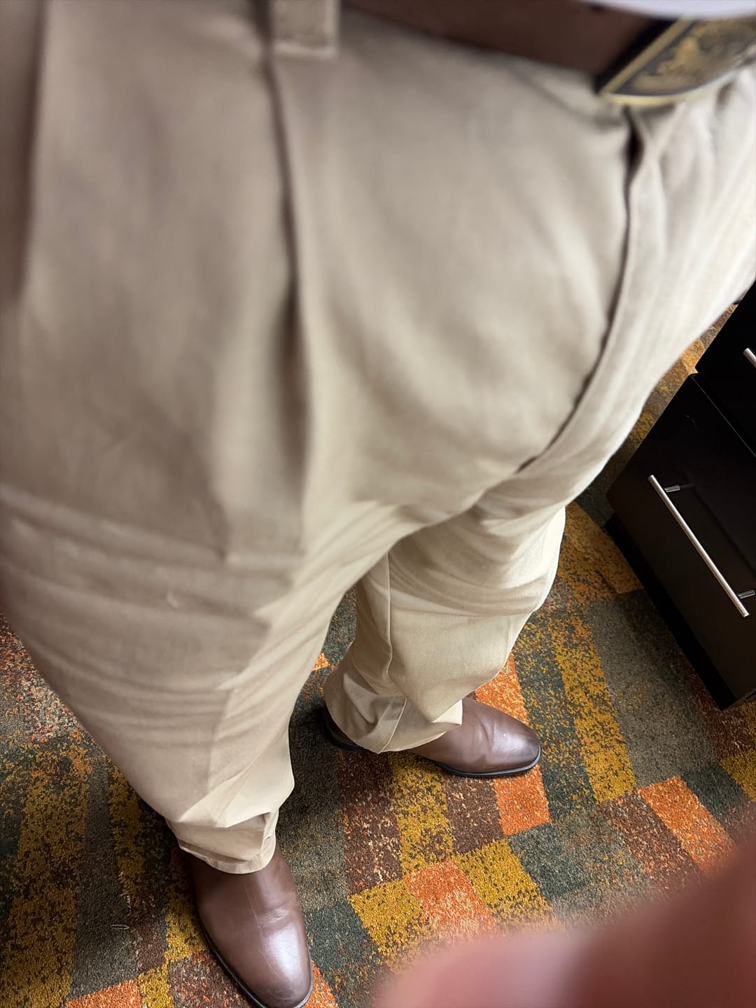 Customer photo review of Pantalón Casual Yale Con Pinzas Regular Fit Nanotex 0726