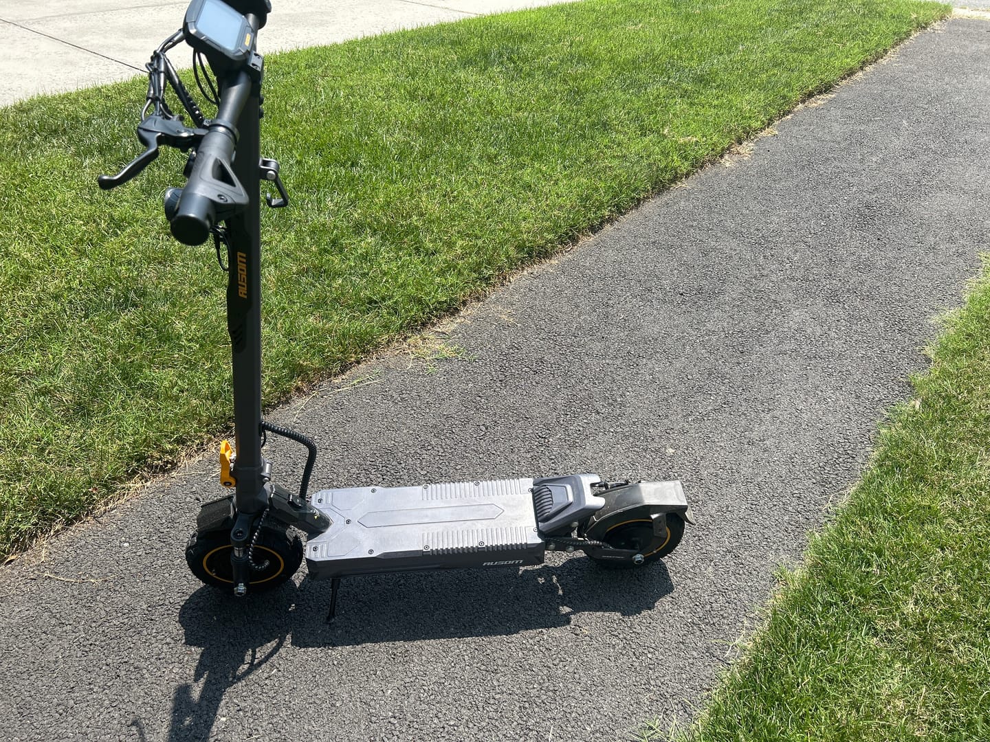 Customer photo review of Ausom K20 Pro (Laluz 2 Pro) Dual Motor E-Scooter