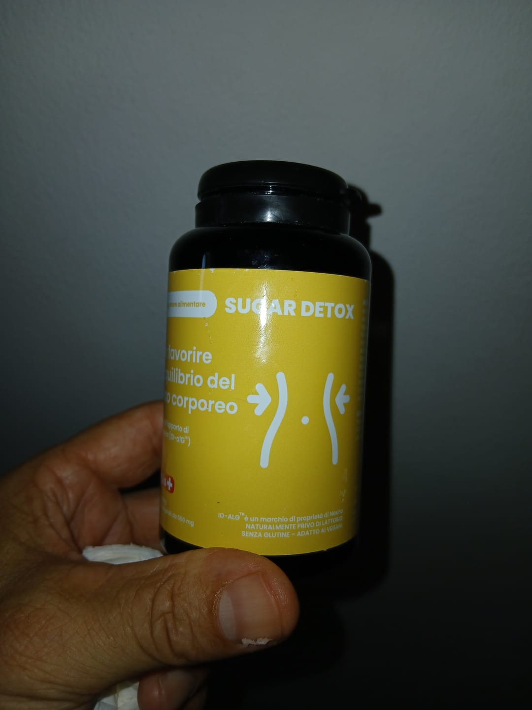 Kundrecension med bild av SUGAR DETOX – Kosttillskott för viktenbalans (120 kapslar) – ”Minska suget efter socker och ta tillbaka kontrollen.”