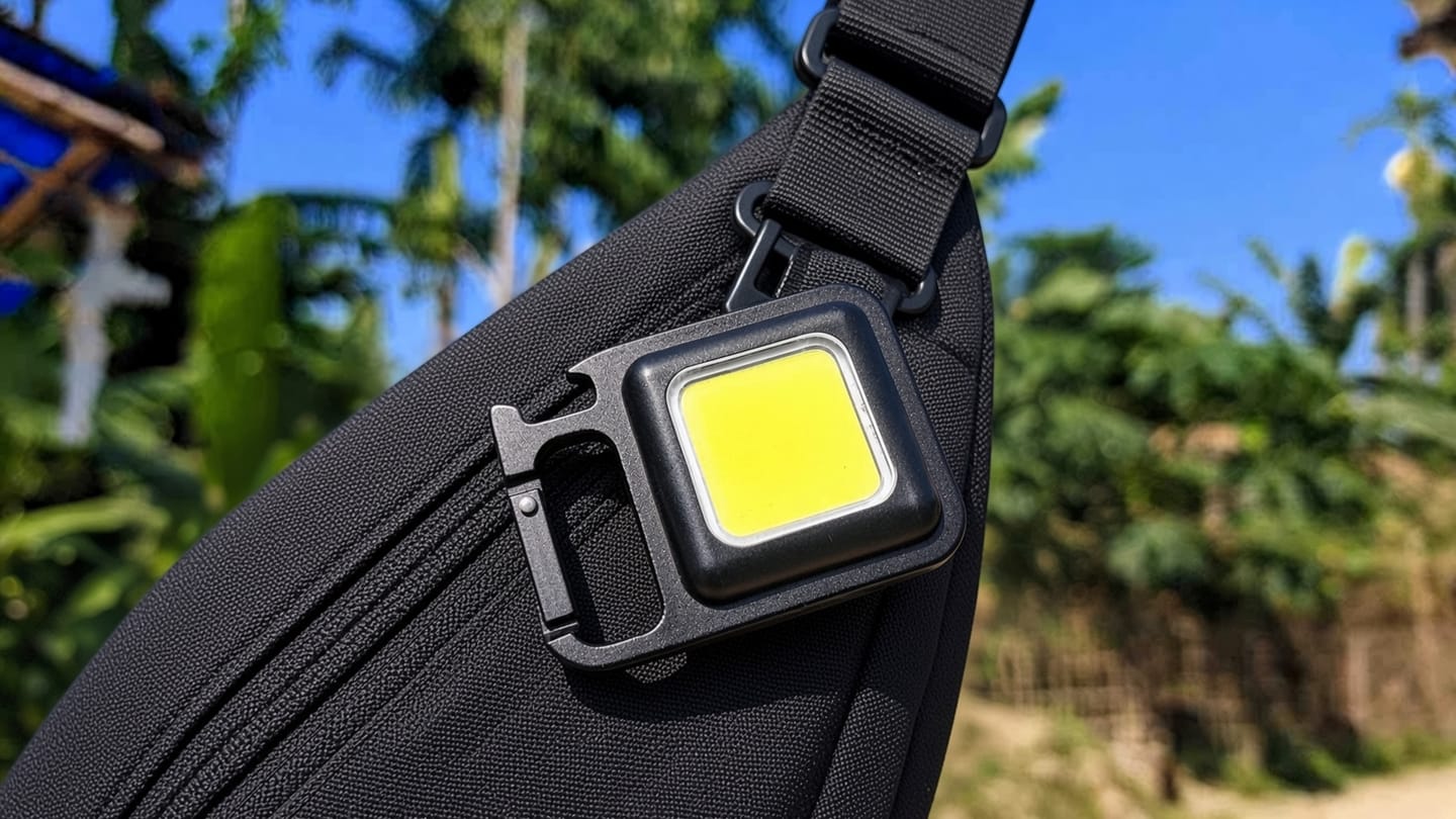 Customer photo review of Lumeo Pro BrightBuddy Keychain Light