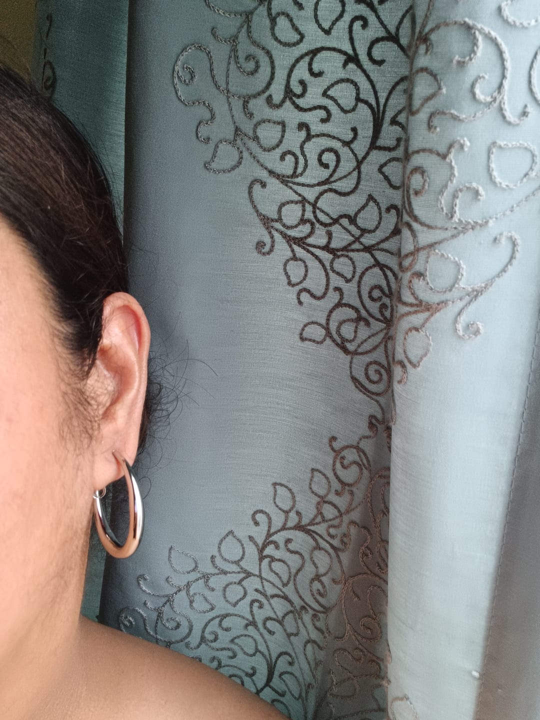 Customer photo review of Aretes Liri Plata
