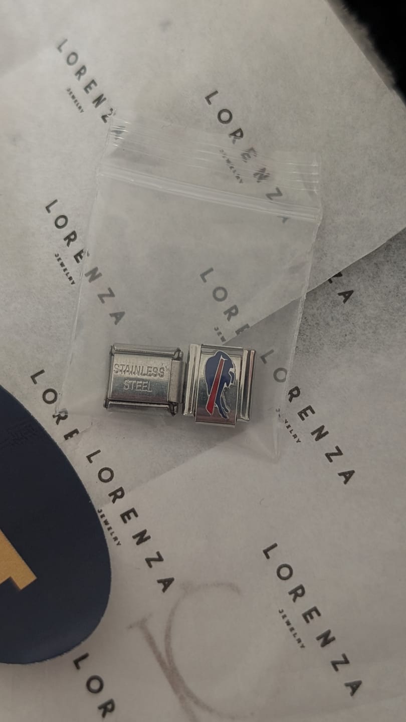 Customer photo review of Charm Equipos Futbol Americano