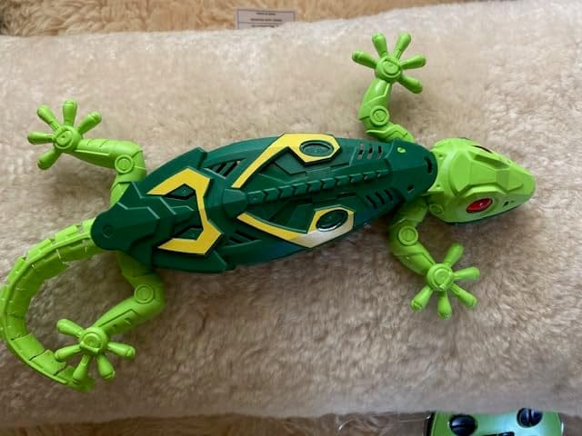 Customer photo review of ChamiCatch™ Lagarto Trepador para Gatos