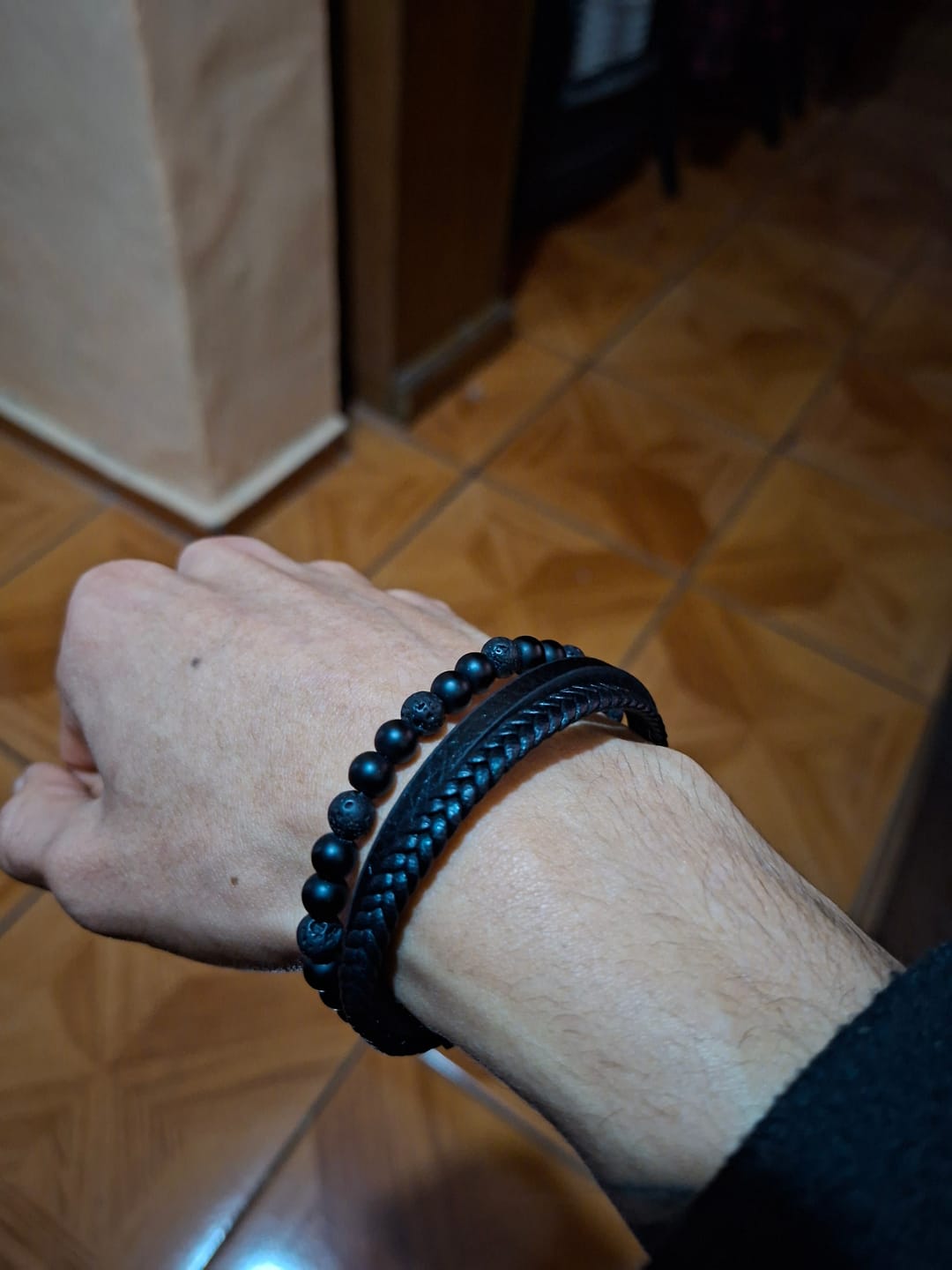 Customer photo review of Pulsera LeatherCraft Black - Private Collection