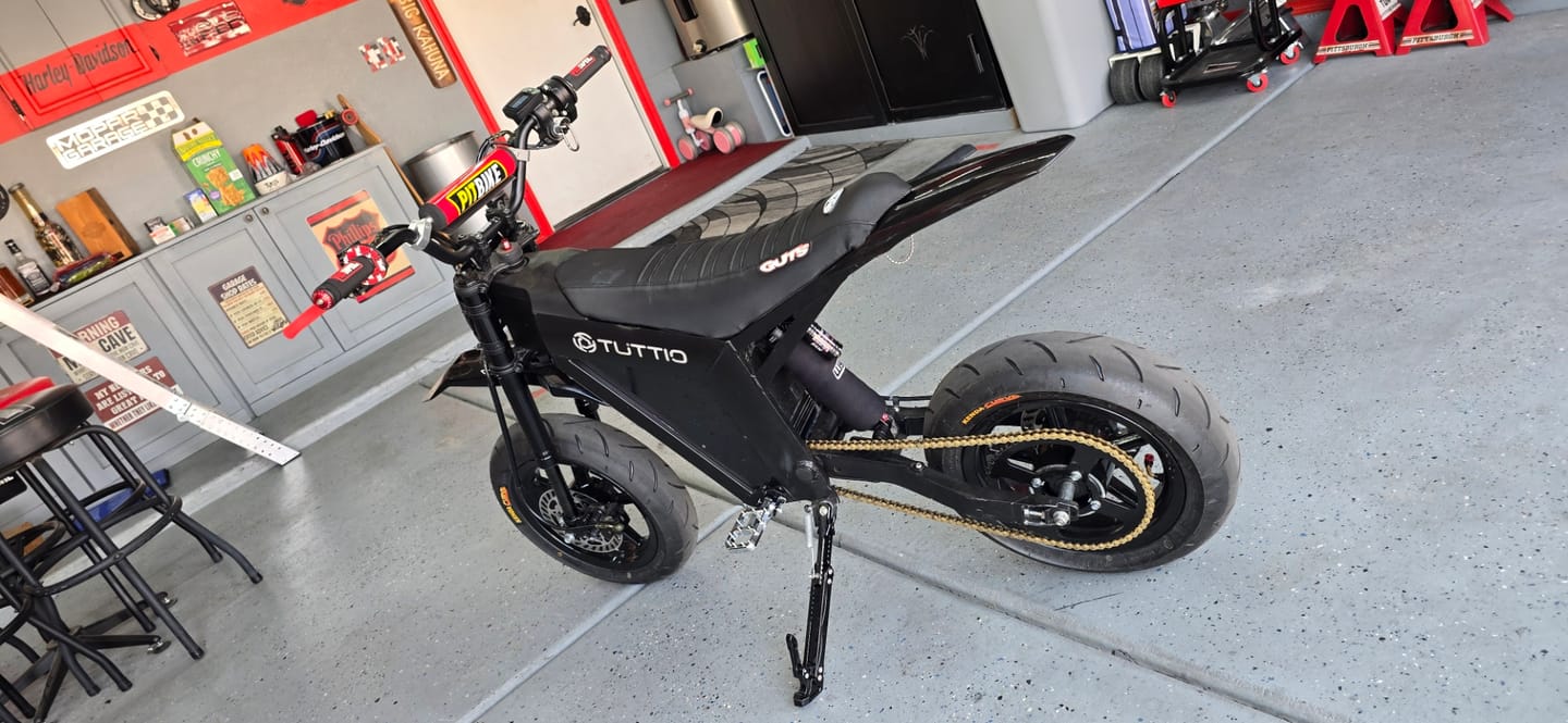 Customer photo review of Tuttio Soleil 01 Upgraded CNC Pegs — Silver or Jet Blue Spikes | V2 & New Designs