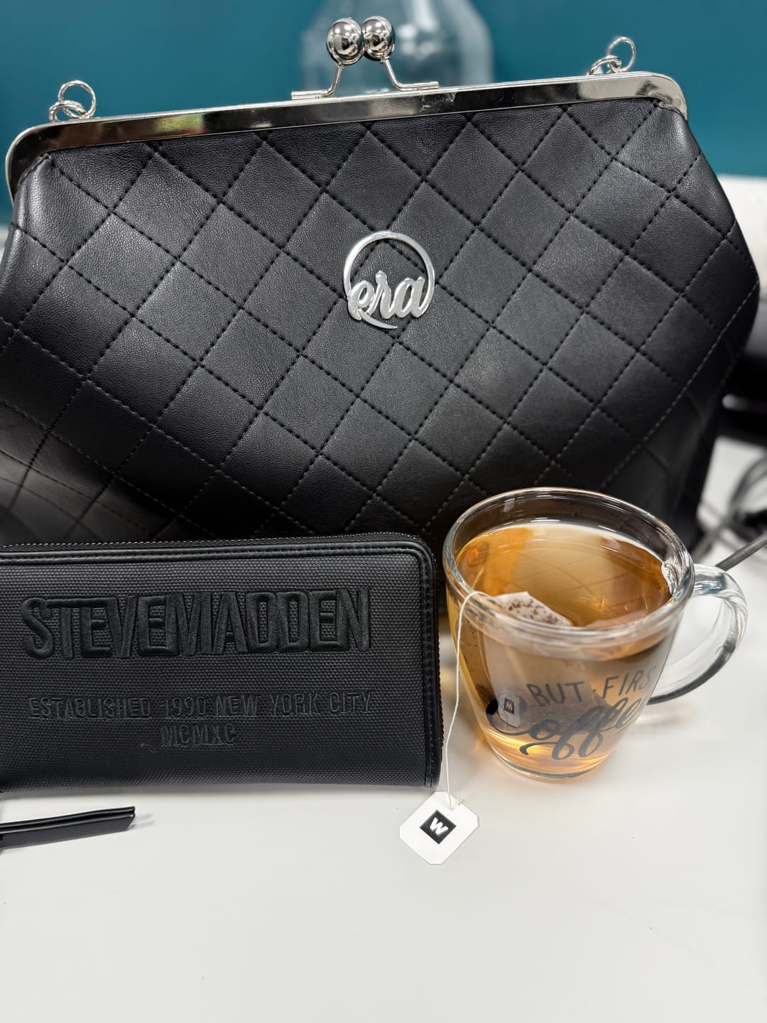 Customer photo review of ERA Oversized Kisslock Chain Bag – Black