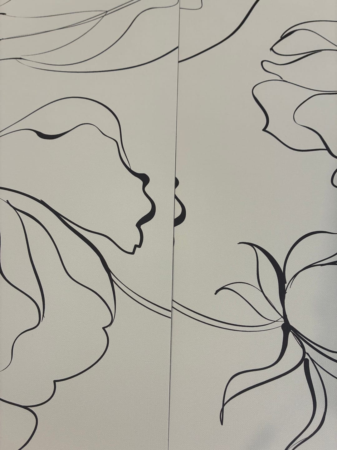 Customer photo review of Elizabeth Wallpaper