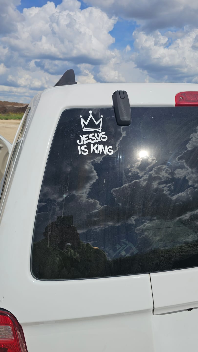 Customer photo review of Christianartworkshop Jesus Is King Crown Accent Car Sticker: Durable Decor for Faith-Filled Commutes
