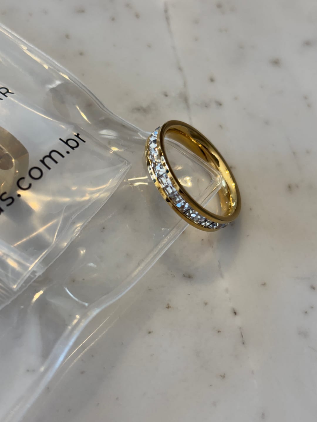 Customer photo review of Anel Brilhante Banhado em Ouro 18K