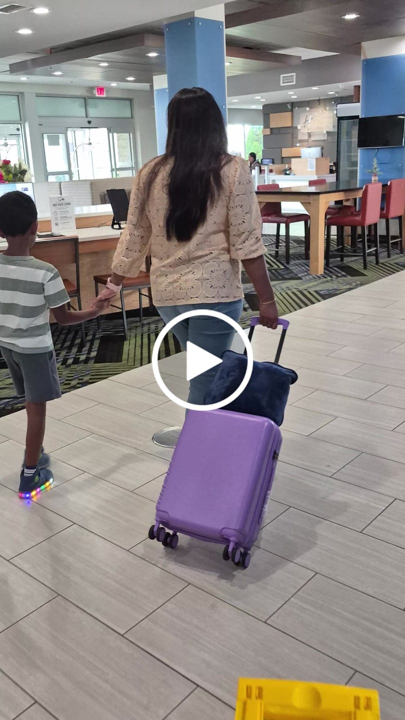 Customer video review of Personal Item Suitcase 4.0 - 18 Inch
