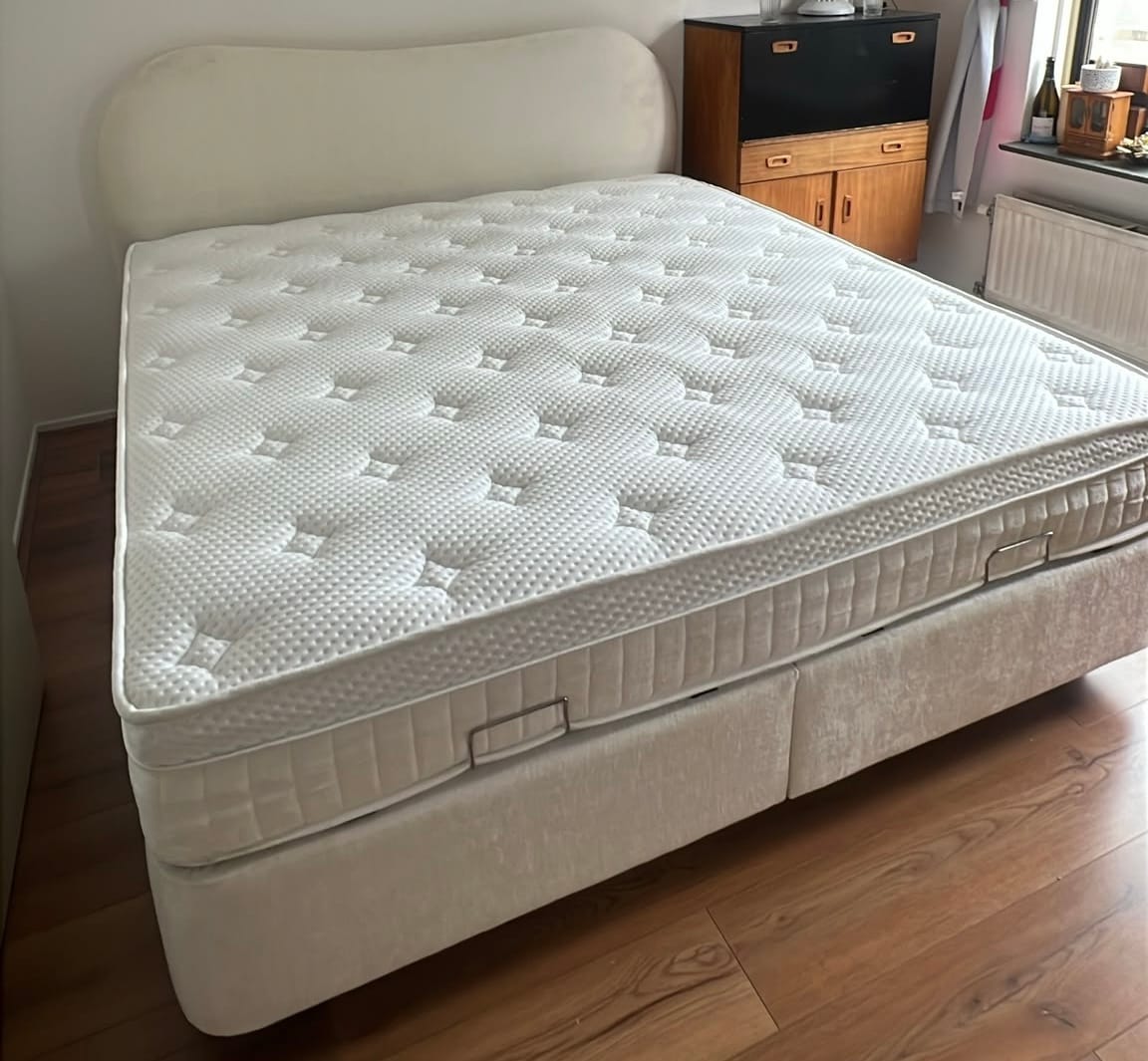Customer photo review of Boxspring met opbergruimte Curve