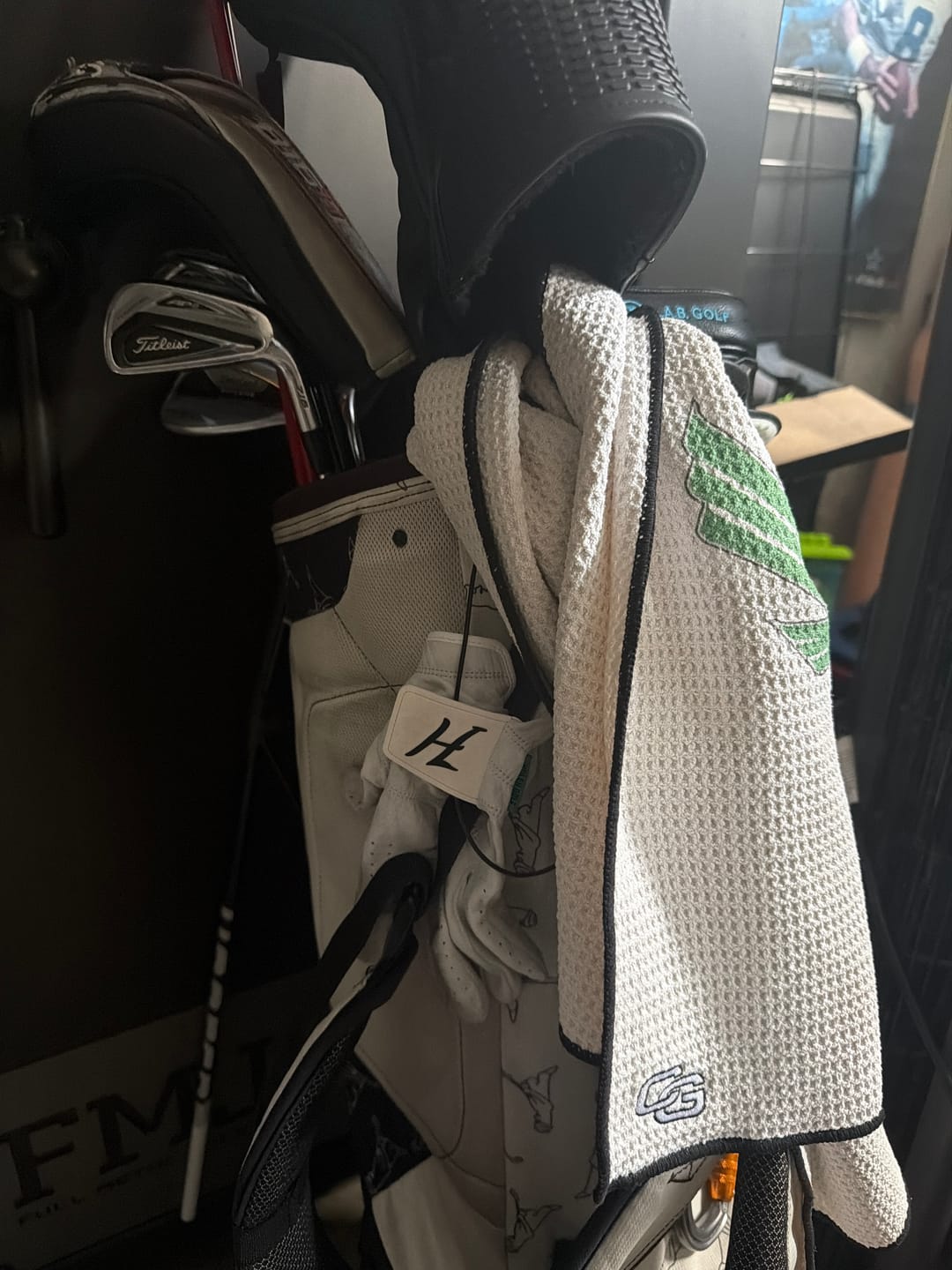 Customer photo review of Holen SureGrip Glove