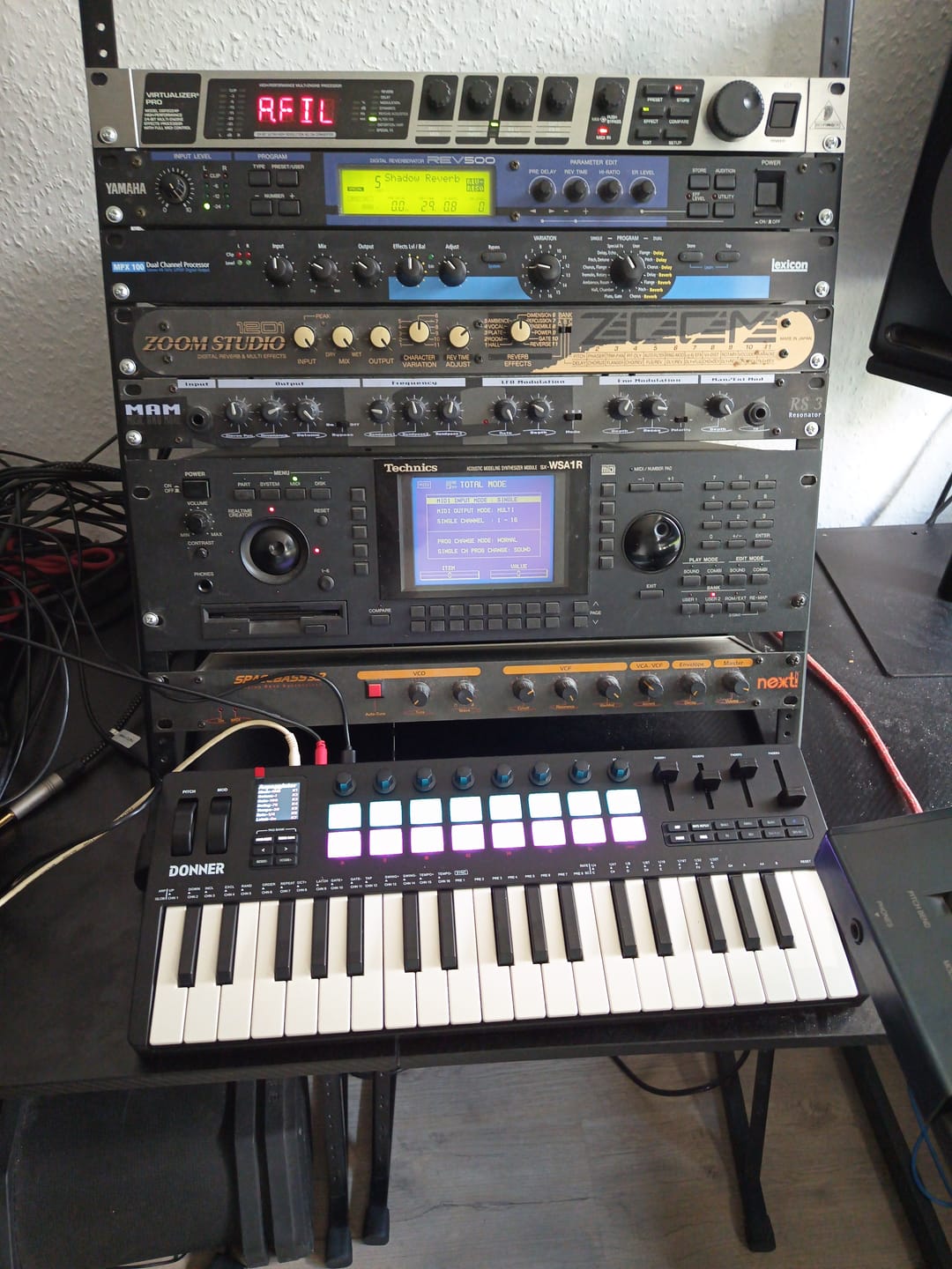 Customer photo review of Donner Starrykey-37 Play MIDI Controller