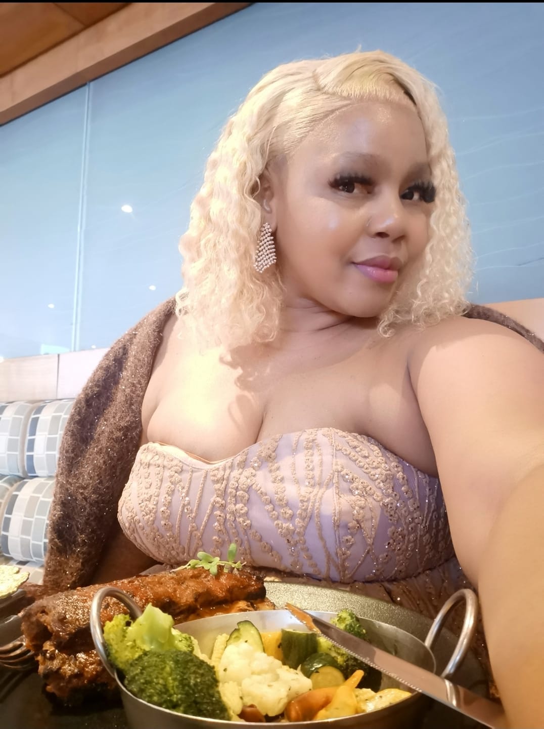Customer photo review of Brazilian 13x4 Bella Blunt Bob 613