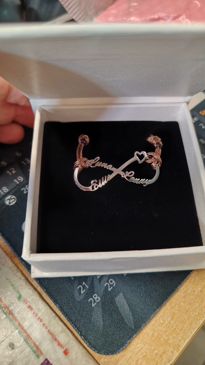Customer photo review of Bracelet avec le signe de l'infini