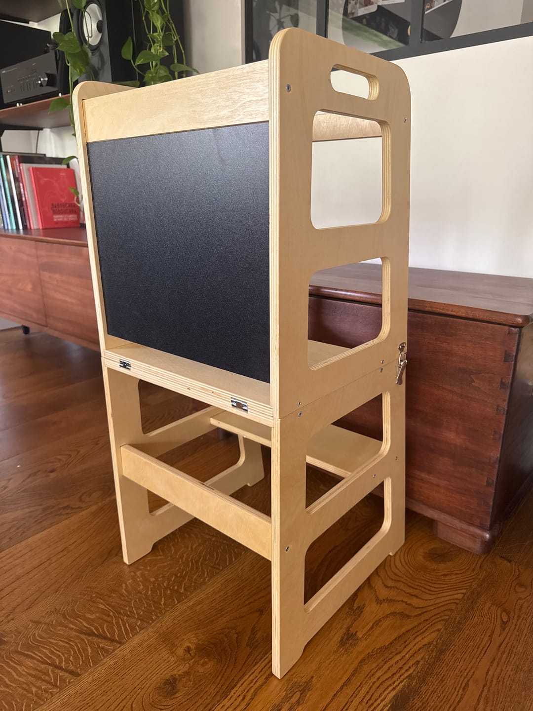 Customer photo review of Tour d'observation 3 en 1 - Pliable en Table d'activités - Tableau dessin - Montessori Enfant 18 mois-5 ans