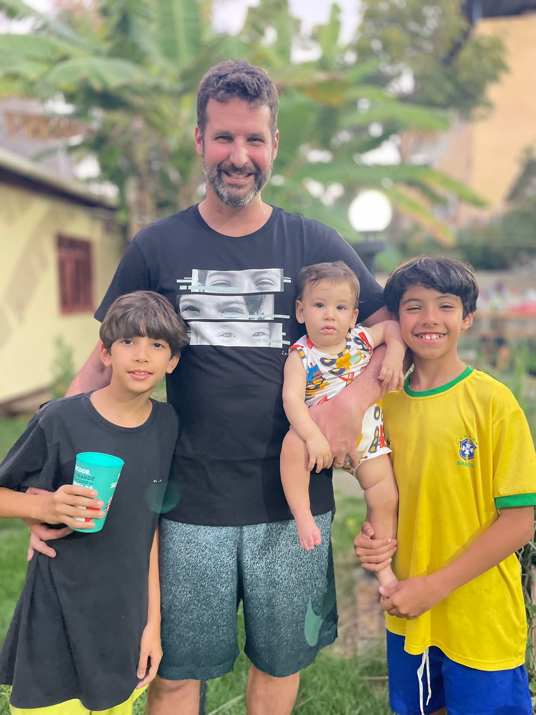 Customer photo review of Camiseta Personalizada OLHARES DOS FILHOS (Até 6) - Algodão 100%