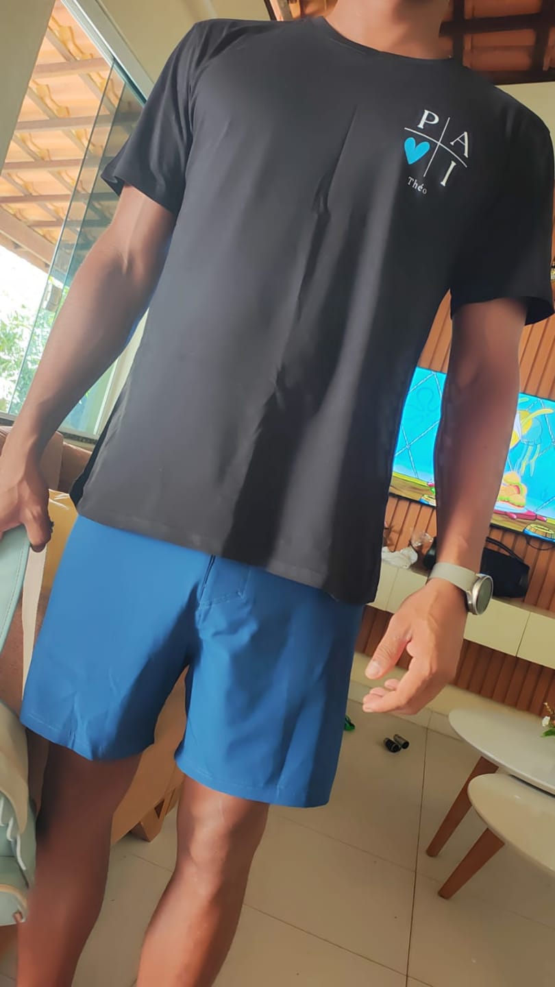 Customer photo review of Camiseta Personalizada PAI MINIMALISTA - 100% Algodão