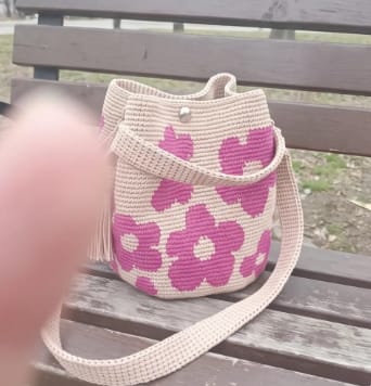 Customer photo review of Bolso de Ganchillo Hecho a Mano