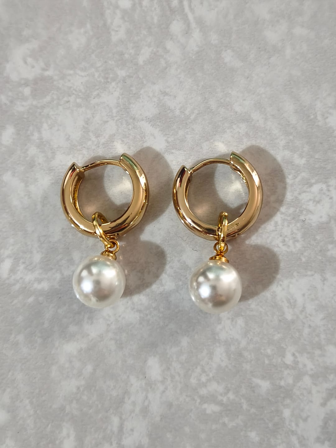 Customer photo review of Par Arracada Con Perla Redonda