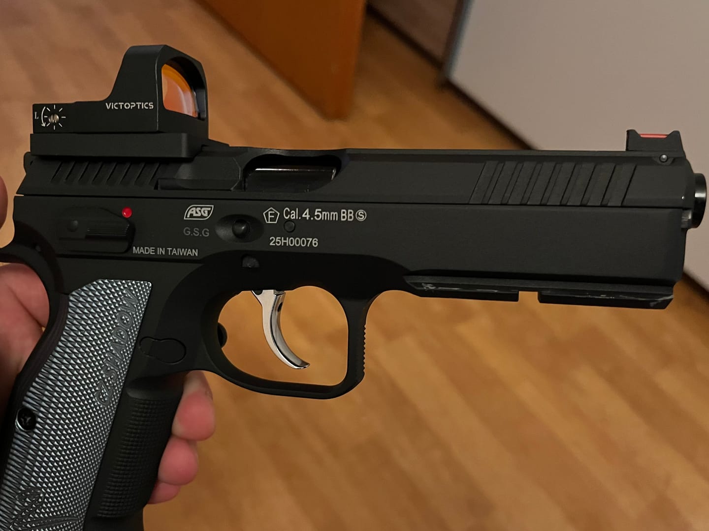 Customer photo review of Victoptics RDSL25 V3 1x17x26