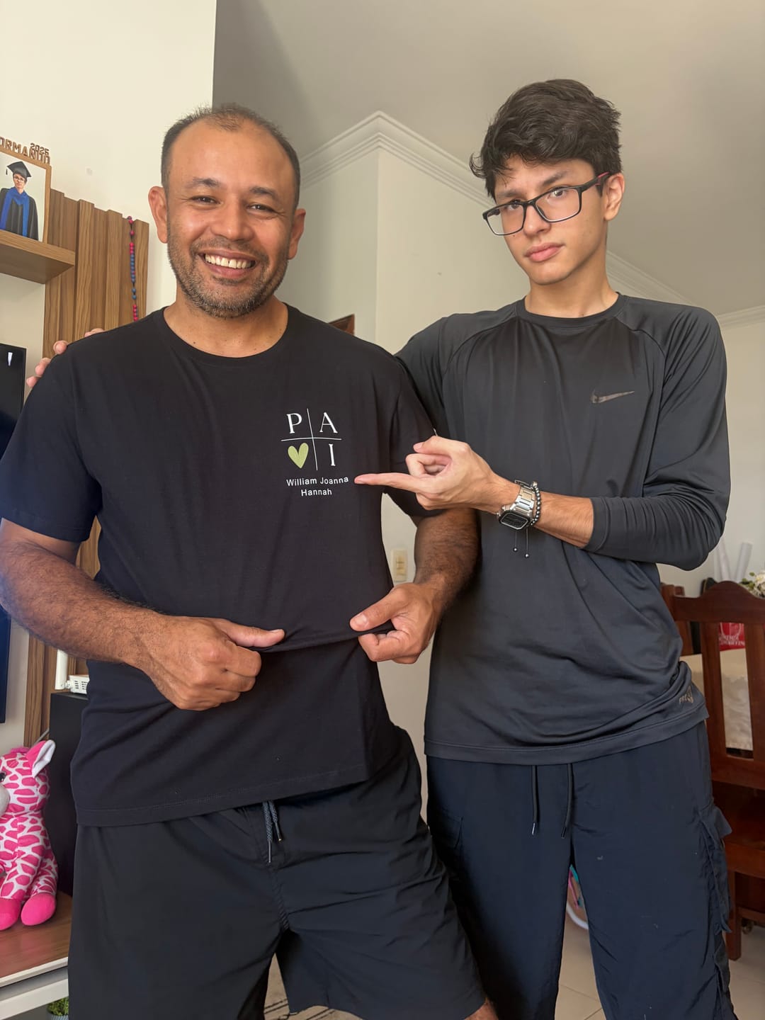 Customer photo review of Camiseta Personalizada PAI MINIMALISTA - 100% Algodão