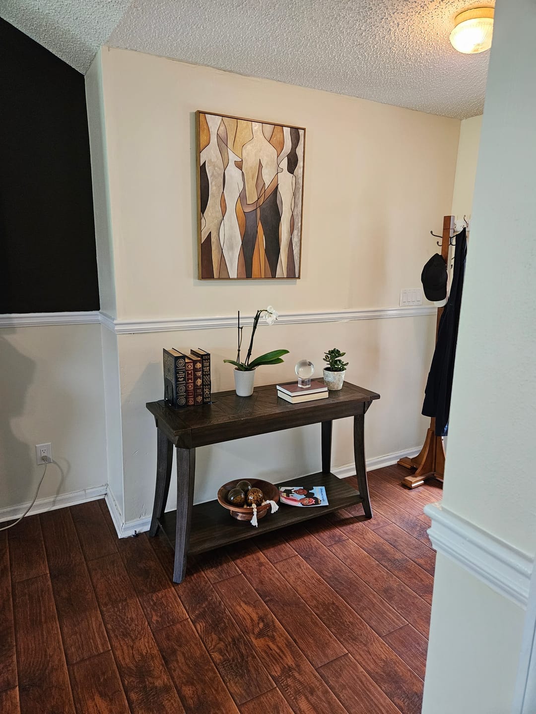 Customer photo review of Plaster Textured Organic Column Wall Art