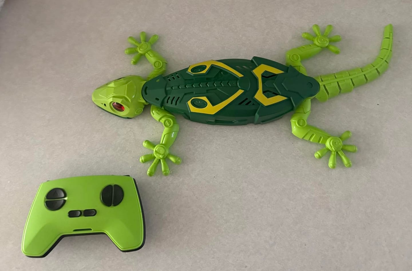 Customer photo review of ChamiCatch™ Lagarto Trepador para Gatos